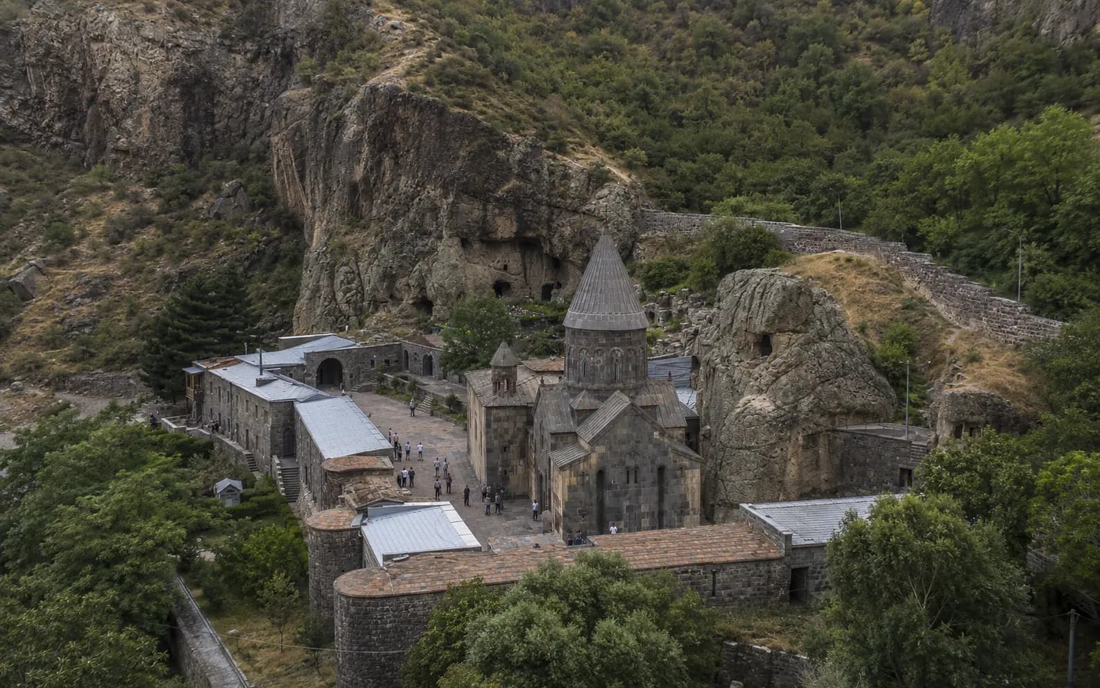 Նկարազարդում «Գեղարդի վանք» հոդվածի համար
